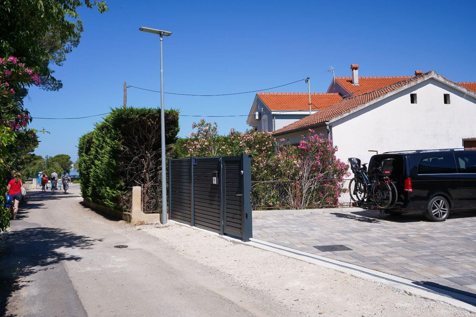 Dvorište i parking — Giardino Sukošan — 7